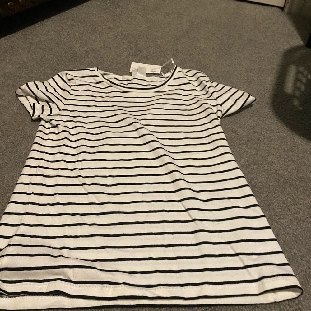 Black and white tee